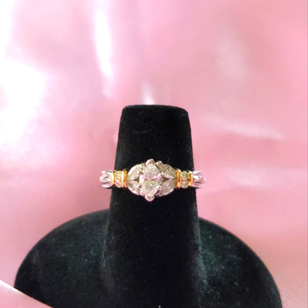 Beautiful Platinum and 18kt yellow gold engagement ring